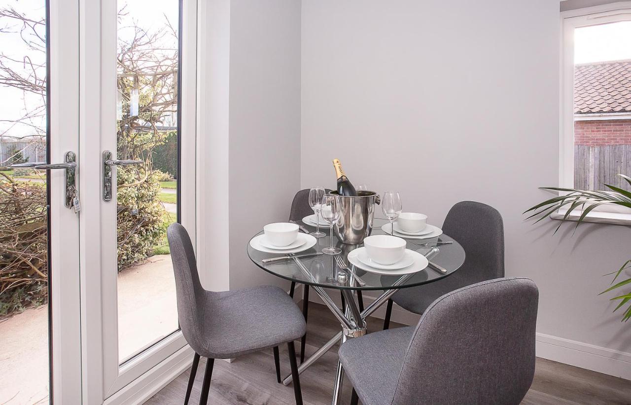 The Luxury Potting Shed With Free Parking! Daire York Dış mekan fotoğraf