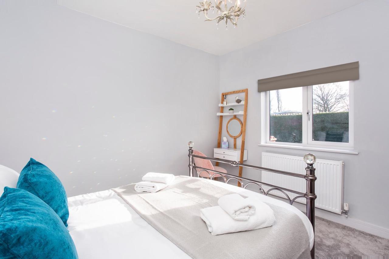 The Luxury Potting Shed With Free Parking! Daire York Dış mekan fotoğraf