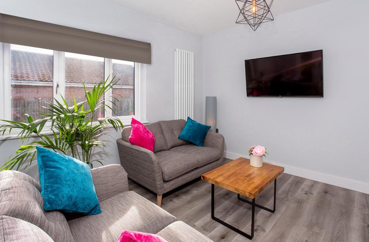 The Luxury Potting Shed With Free Parking! Daire York Dış mekan fotoğraf