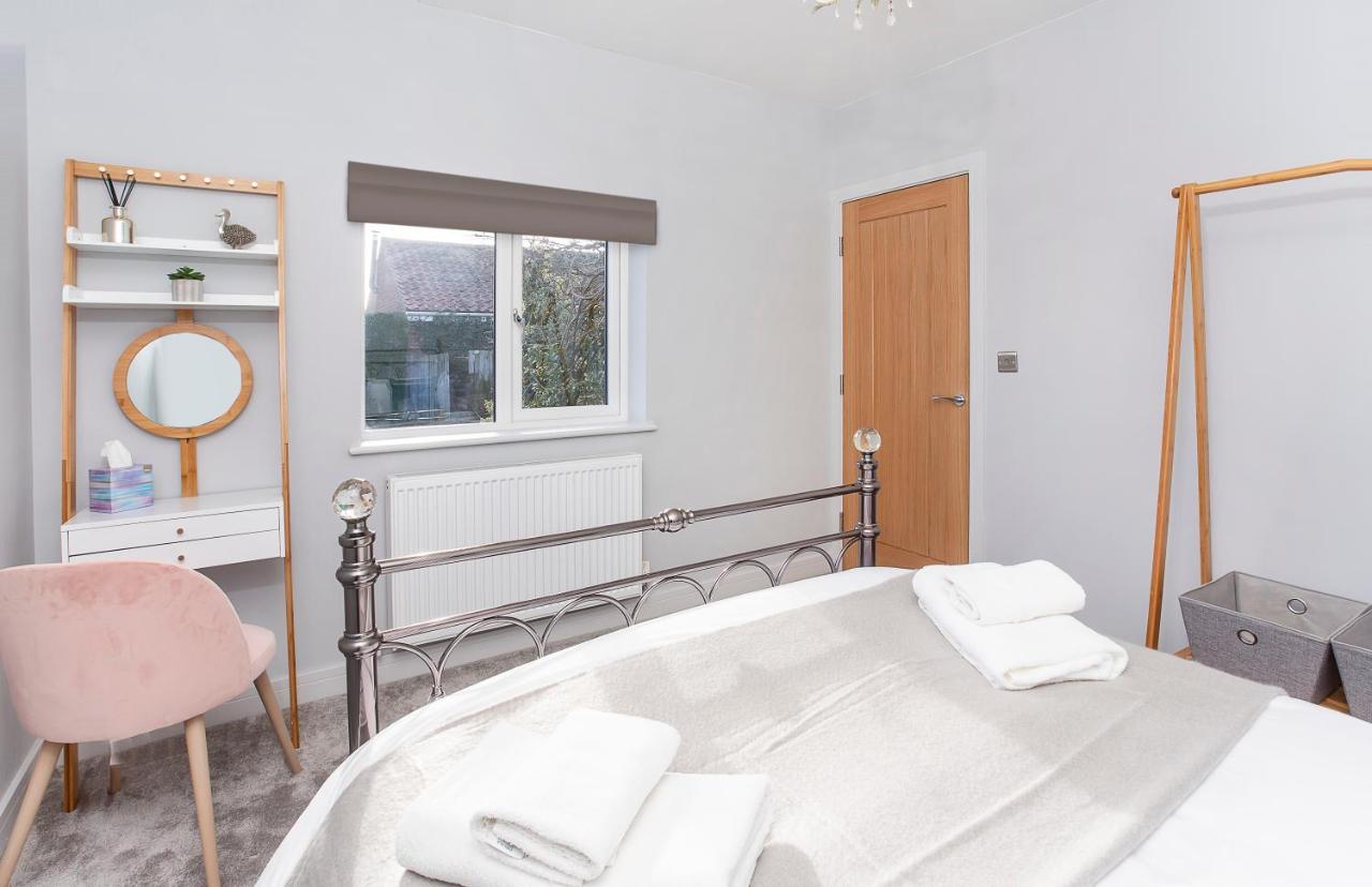 The Luxury Potting Shed With Free Parking! Daire York Dış mekan fotoğraf